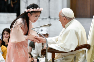 11-“Los niños encuentran el Papa - Aprendamos de los niños y niñas” 