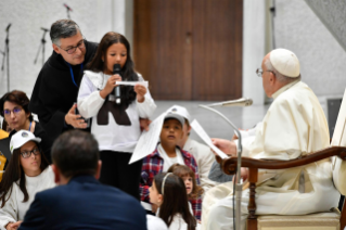 18-“Los niños encuentran el Papa - Aprendamos de los niños y niñas” 
