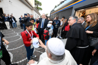 33-"As crianças encontram o Papa" 