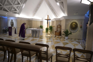 0-Misa celebrada por el papa Francisco de forma privada en la capilla de la Casa Santa Marta: <i>Dirigirse al Señor con nuestra verdad</i>
