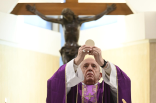 1-Holy Mass presided over by Pope Francis at the <i>Casa Santa Marta</i> in the Vatican: "What happens when Jesus passes by"