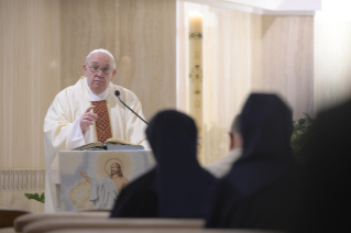 5-Holy Mass presided over by Pope Francis at the Casa Santa Marta in the Vatican: “Praying is going with Jesus to the Father who will give us everything”