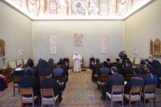 8-A una delegación de sacerdotes y monjes de las Iglesias ortodoxas orientales