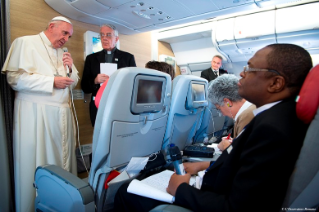 1-Viagem Apostólica: Entrevista coletiva do Santo Padre durante o voo de regresso da República Centro-Africana