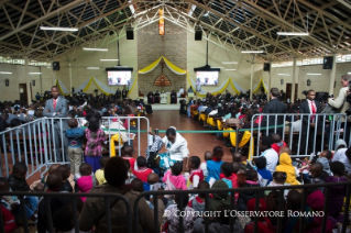 19-Voyage apostolique : Visite au quartier pauvre de Kangemi