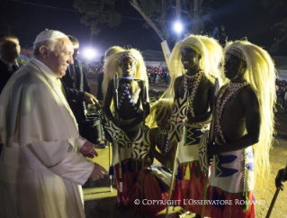 19-Apostolische Reise: Besuch in Munyonyo und Begrüßung der Katechisten und Lehrer 