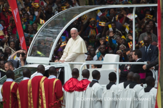3-Viagem Apostólica: Santa Missa pelos Mártires de Uganda