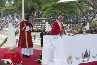 28-Viagem Apostólica: Santa Missa pelos Mártires de Uganda