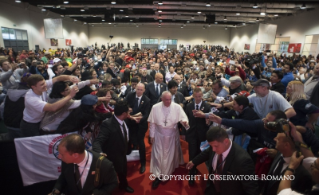 1-Viaje apostólico: Participación en el II Encuentro Mundial de los Movimientos Populares