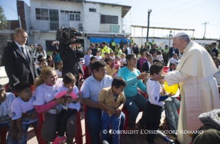 7-Voyage apostolique : Visite à la prison de Santa Cruz – Palmasola