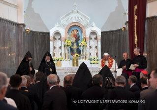 1-Viaje apostólico a Armenia: Visita a la Catedral católica armenia de los Santos Mártires de Gyumri