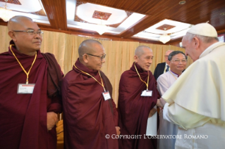 0-Viaje apostólico a Myanmar: Encuentro con los líderes religiosos
