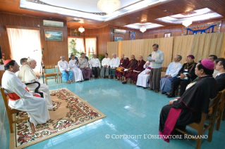 3-Viagem Apostólica a Myanmar: Encontro com os líderes religiosos 