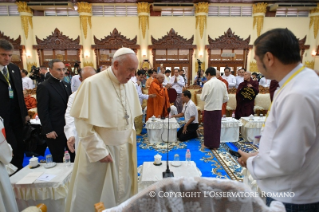 9-Viagem Apostólica a Myanmar: Encontro com o Conselho Supremo "Shanga" dos Monges Budistas 