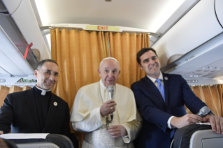 3-Apostolic Journey to Morocco: Greeting to journalists on the flight to Rabat