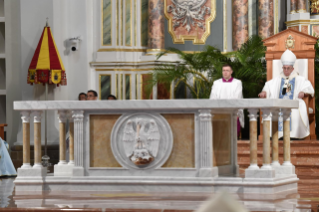 4-Apostolic Journey to Panama: Holy Mass with the dedication of the altar of the Cathedral Basilica of Santa Maria la Antigua with priests, consecrated persons and lay movements