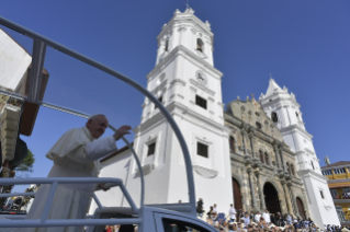 14-Apostolic Journey to Panama: Holy Mass with the dedication of the altar of the Cathedral Basilica of Santa Maria la Antigua with priests, consecrated persons and lay movements
