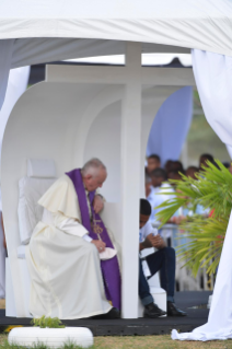 9-Apostolic Journey to Panama: Penitential liturgy with young detainees in the Centro de Cumplimiento de Menores Las Garzas de Pacora