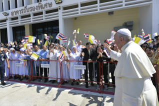 7-Viaggio Apostolico in Thailandia: Accoglienza ufficiale