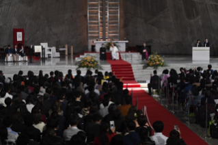 17-Viaje apostólico a Japón: Encuentro con los jóvenes