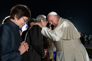 1-Apostolic Journey to Japan: Meeting for peace