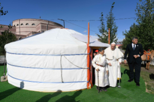3-Apostolische Reise in die Mongolei: Begegnung mit Bischöfen, Priestern, Missionaren, Personen des geweihten Lebens und pastoralen Mitarbeitern 