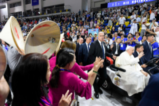 0-Voyage apostolique en Mongolie : Messe au Steppe Arena 