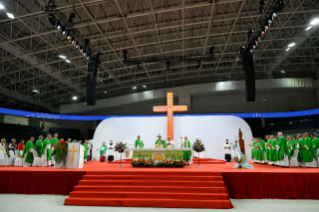 17-Voyage apostolique en Mongolie : Messe au Steppe Arena 