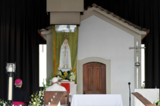 16-Apostolische Reise nach Portugal: Rosenkranzgebet mit kranken Jugendlichen 