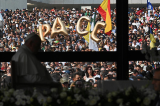 21-Voyage apostolique au Portugal : Prière du Chapelet avec les jeunes malades
