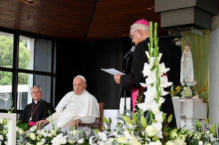 25-Apostolische Reise nach Portugal: Rosenkranzgebet mit kranken Jugendlichen 