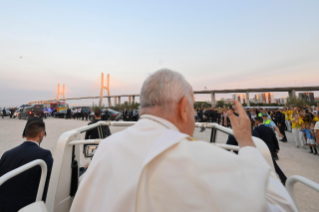 1-Viaggio Apostolico in Portogallo: Veglia con i giovani  