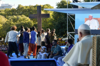 21-Voyage apostolique au Portugal : Chemin de Croix avec les jeunes 