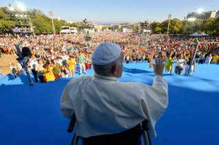 27-Viaje apostólico a Portugal: Vía Crucis con los jóvenes
