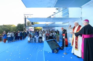 29-Voyage apostolique au Portugal : Chemin de Croix avec les jeunes 