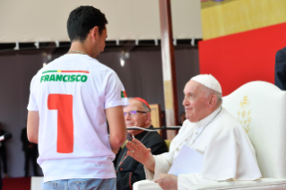 9-Viaggio Apostolico in Portogallo: Incontro con i volontari della GMG  