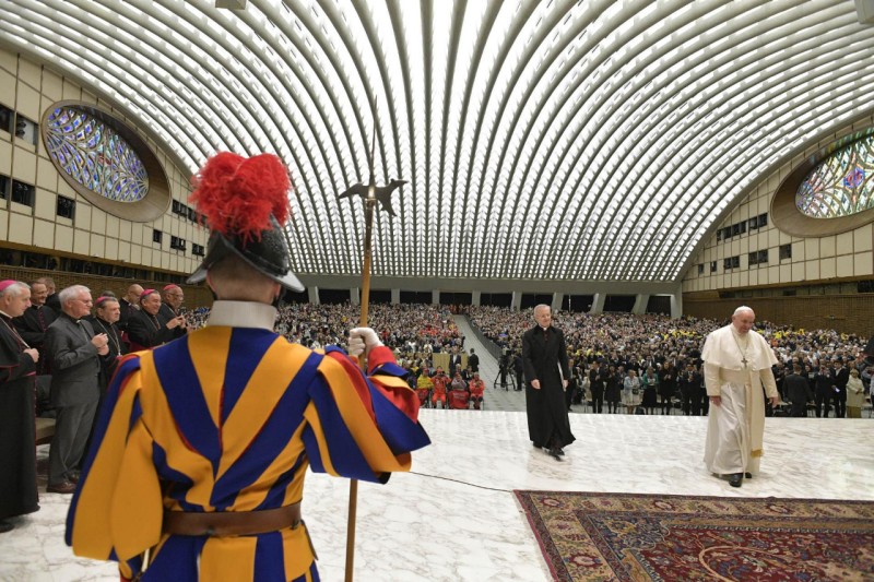 El Papa, en la audiencia en la sala Pablo VI