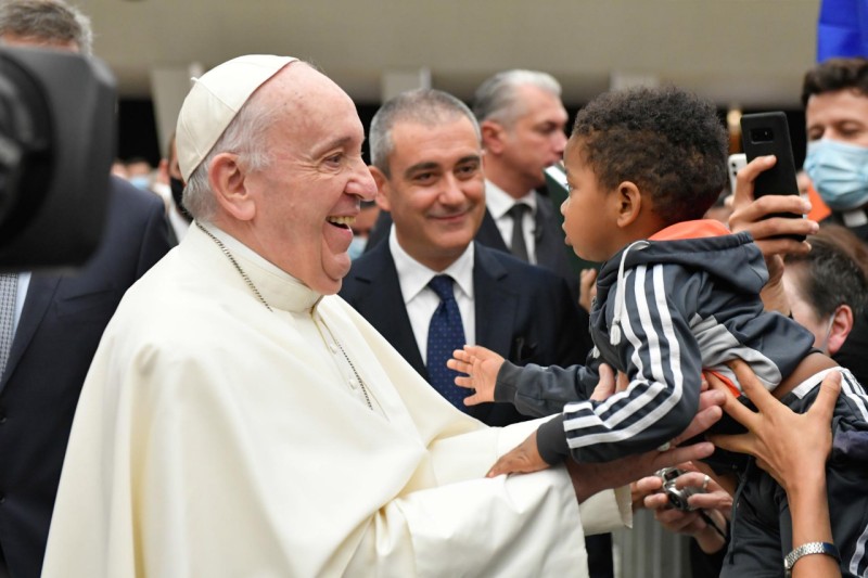 El Papa y un niño