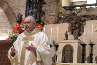 4-Visita del Santo Padre Francisco a Asís: Santa Misa y firma de la Encíclica <i>Fratelli tutti</i>  sobre la fraternidad y la amistad social