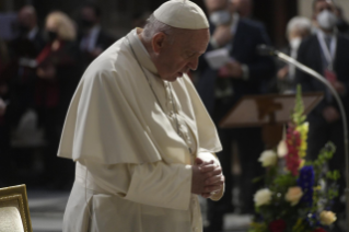 24-Preghiera del Rosario presieduta da Papa Francesco per invocare la fine della pandemia