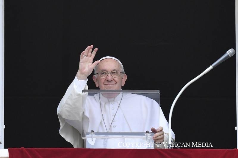 Angélus: dans l’Eucharistie, Jésus nous rassasie de sa présence Cq5dam.web.800.800