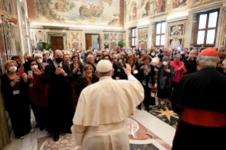 2-An die Teilnehmer der Begegnung, die das italienische Frauenzentrum organisiert hat