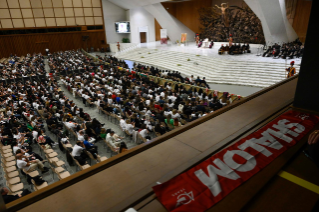 5-Aux participants à la rencontre de la communauté catholique Shalom