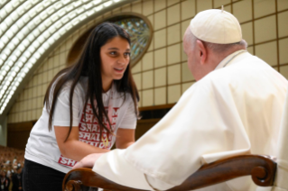 2-Aux participants à la rencontre de la communauté catholique Shalom