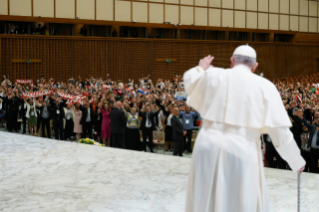 11-Aux participants à la rencontre de la communauté catholique Shalom