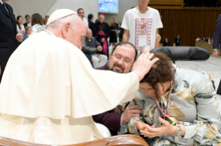 10-Aos participantes no encontro da Comunidade Católica Shalom