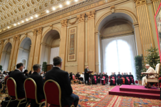 4-A los miembros del Cuerpo Diplomático acreditado ante la Santa Sede