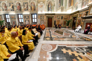 1-A una delegación budista de la Asamblea Sangha de Chetuphon, Tailandia