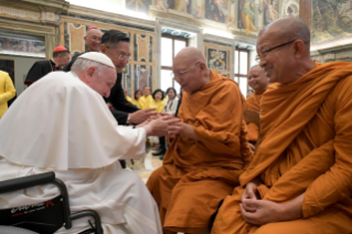 11-A una delegación budista de la Asamblea Sangha de Chetuphon, Tailandia