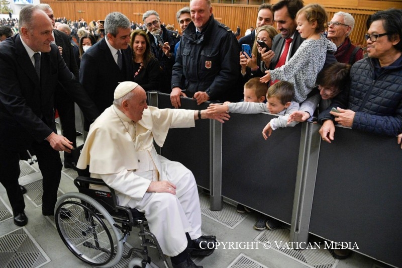 3-A los empleados del Vaticano con motivo de las felicitaciones navide&ntilde;as